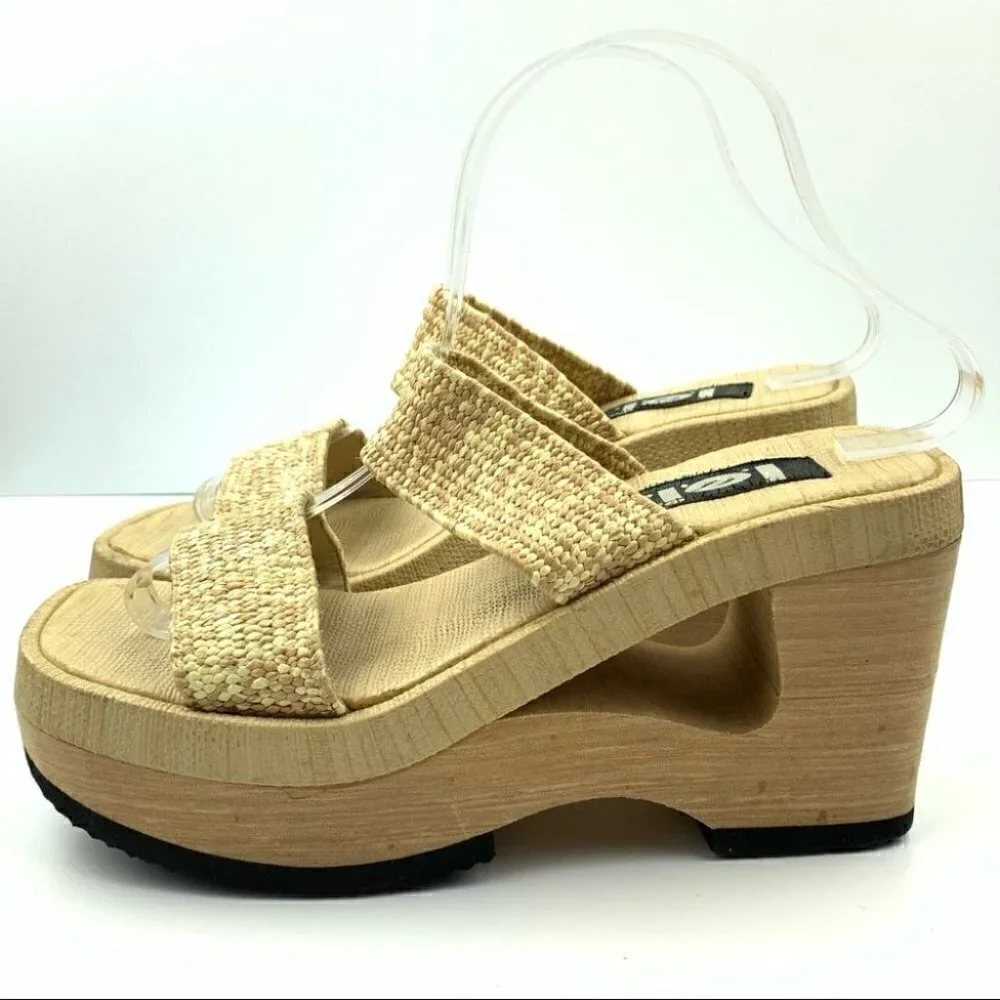 LEI platforms tan chunky sandals 90s Y2k cutout